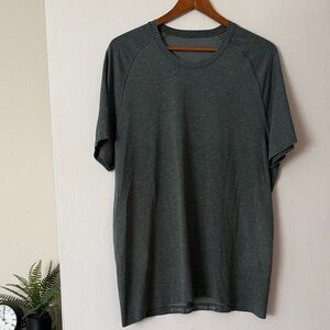 Men's Lululemon T-Shirt